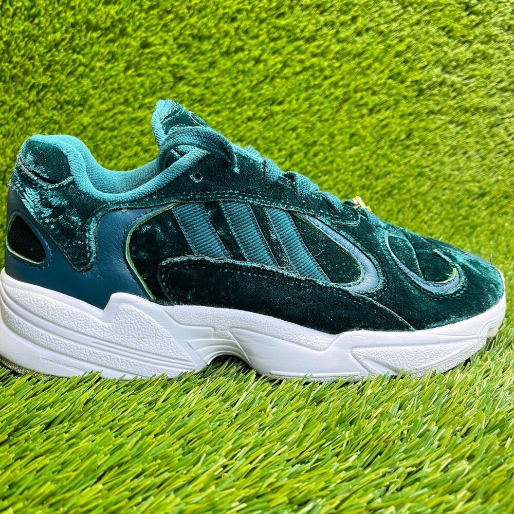 Adidas Yung-1 Velvet Pack Mens Size 7 Green Athletic Lifestyle Shoes Sneakers